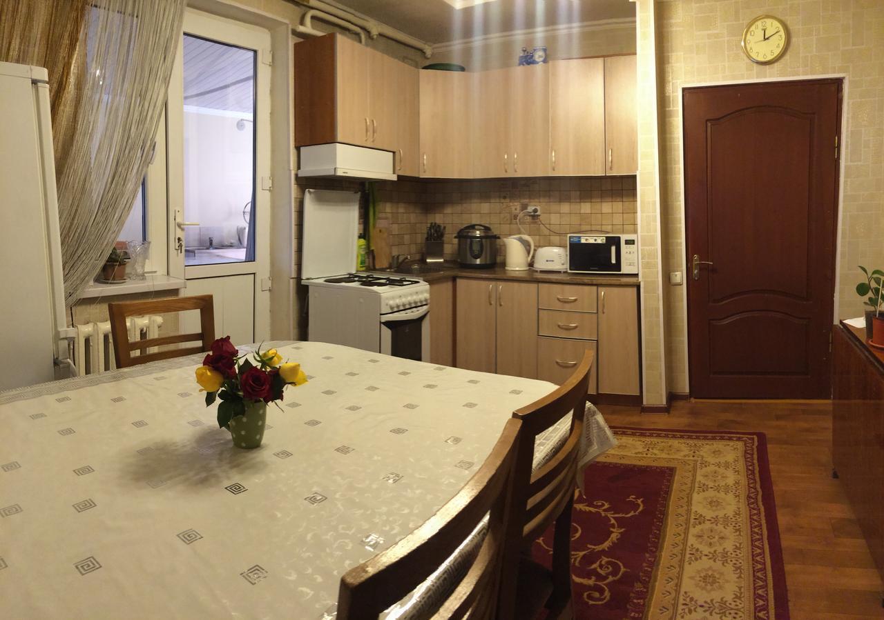 Holiday Hostel House Bishkek Exterior foto