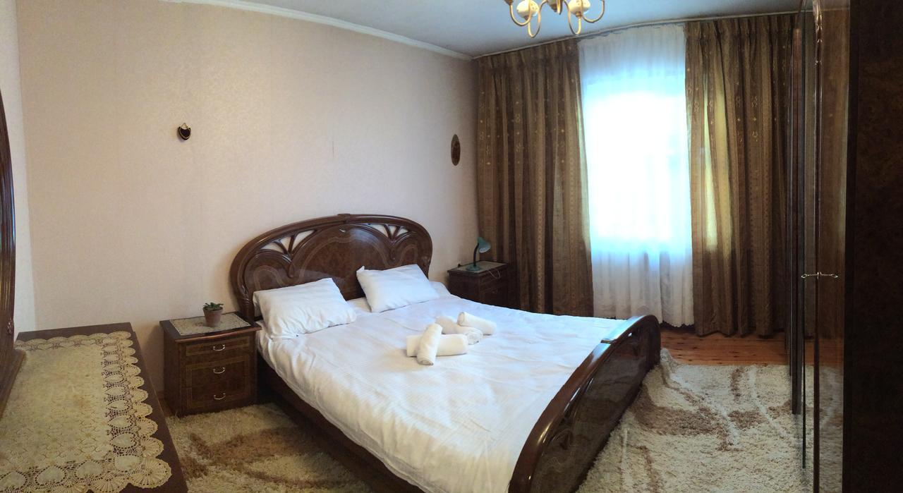 Holiday Hostel House Bishkek Exterior foto