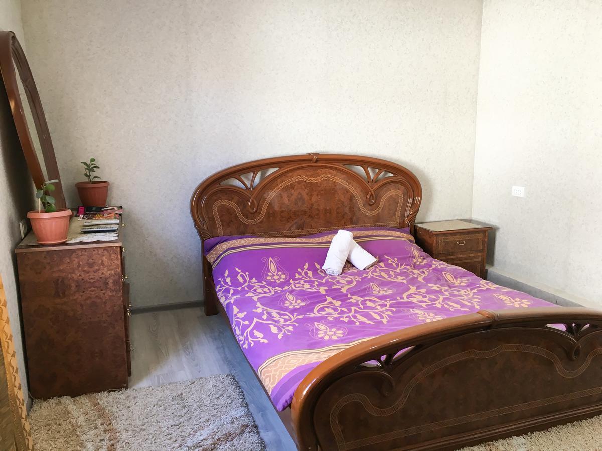 Holiday Hostel House Bishkek Exterior foto