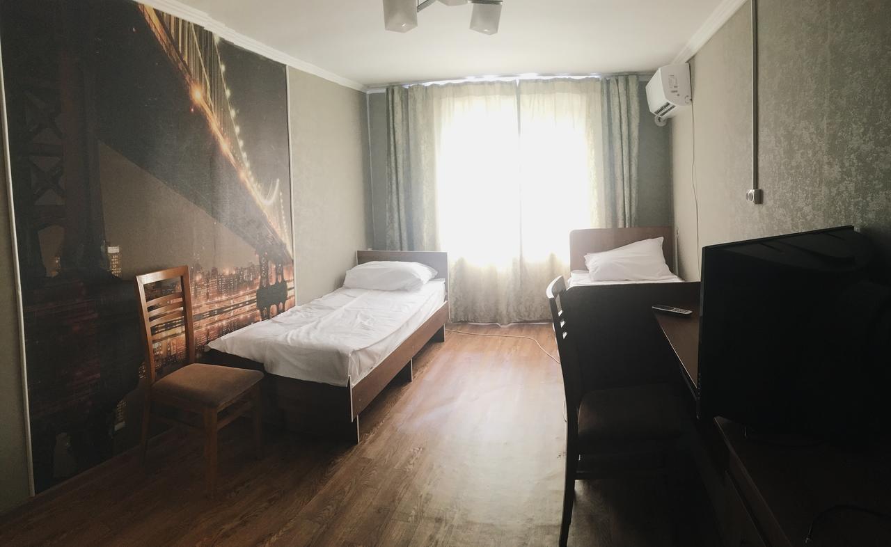 Holiday Hostel House Bishkek Exterior foto