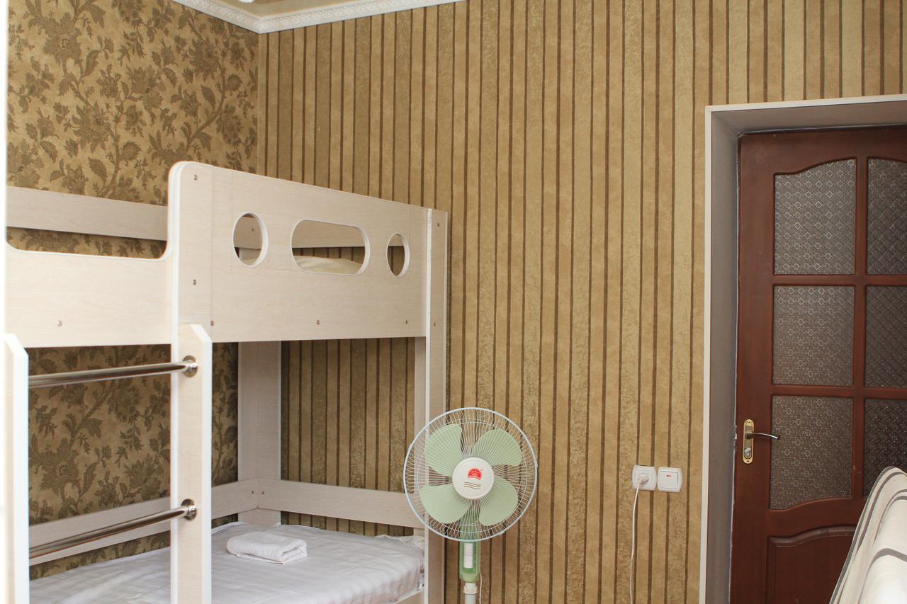 Holiday Hostel House Bishkek Exterior foto