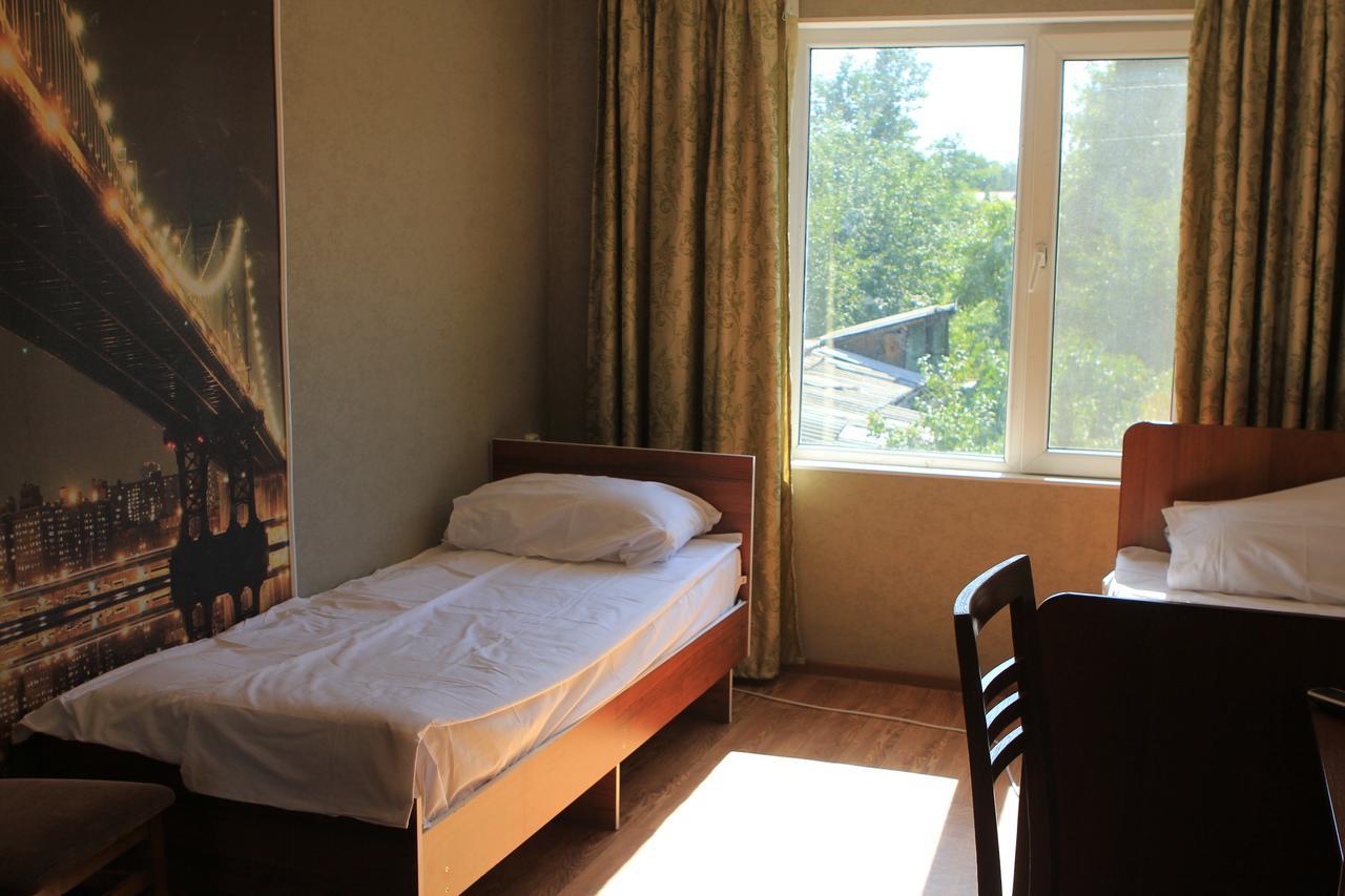 Holiday Hostel House Bishkek Exterior foto