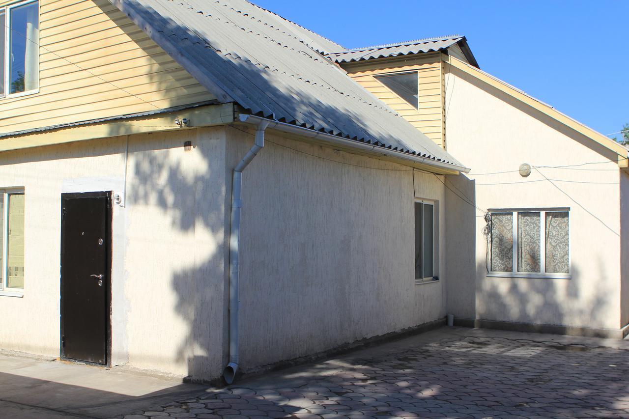 Holiday Hostel House Bishkek Exterior foto